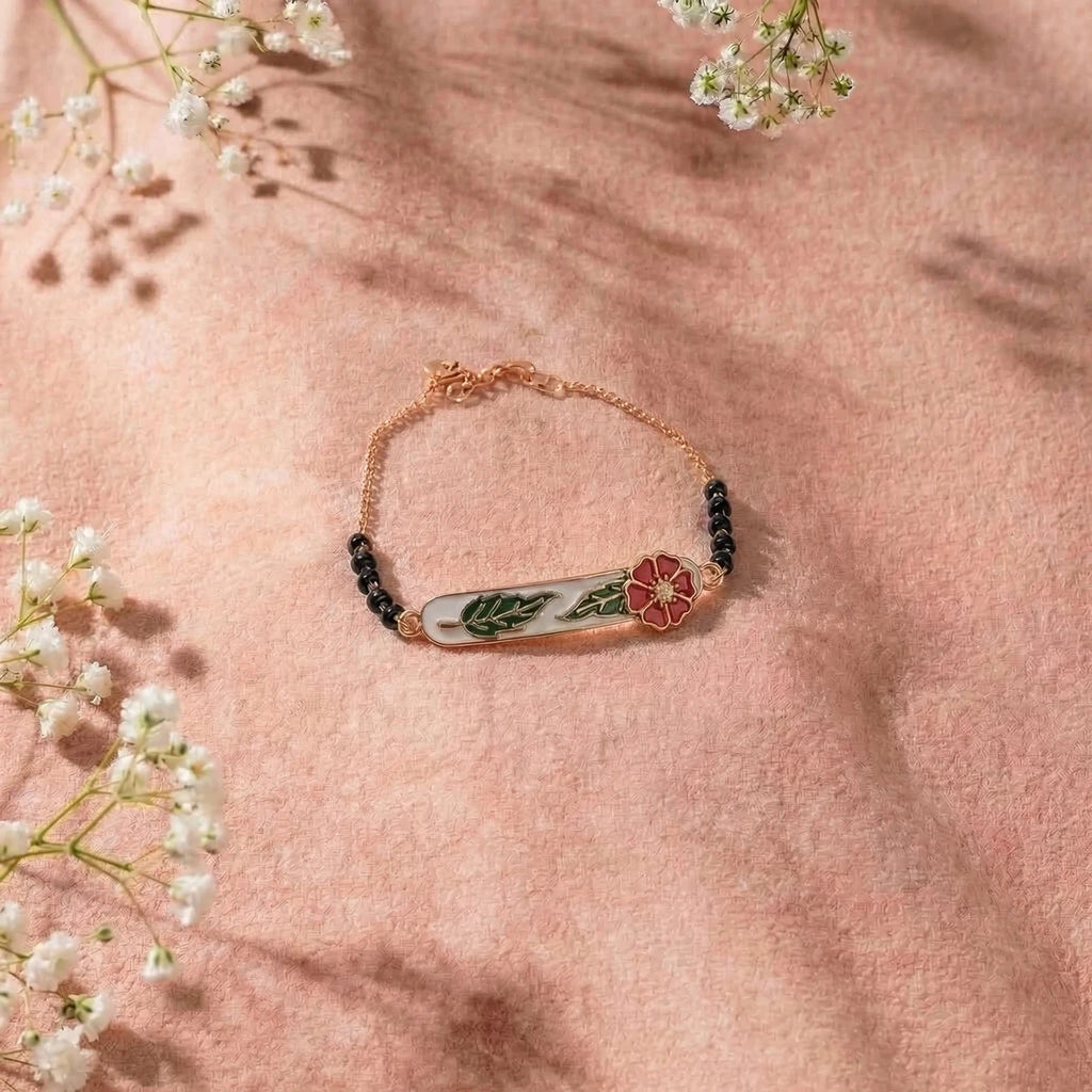 Little Blossom Charm Bracelet | Tinyfacets | minimal little blossom charm bracelet style
