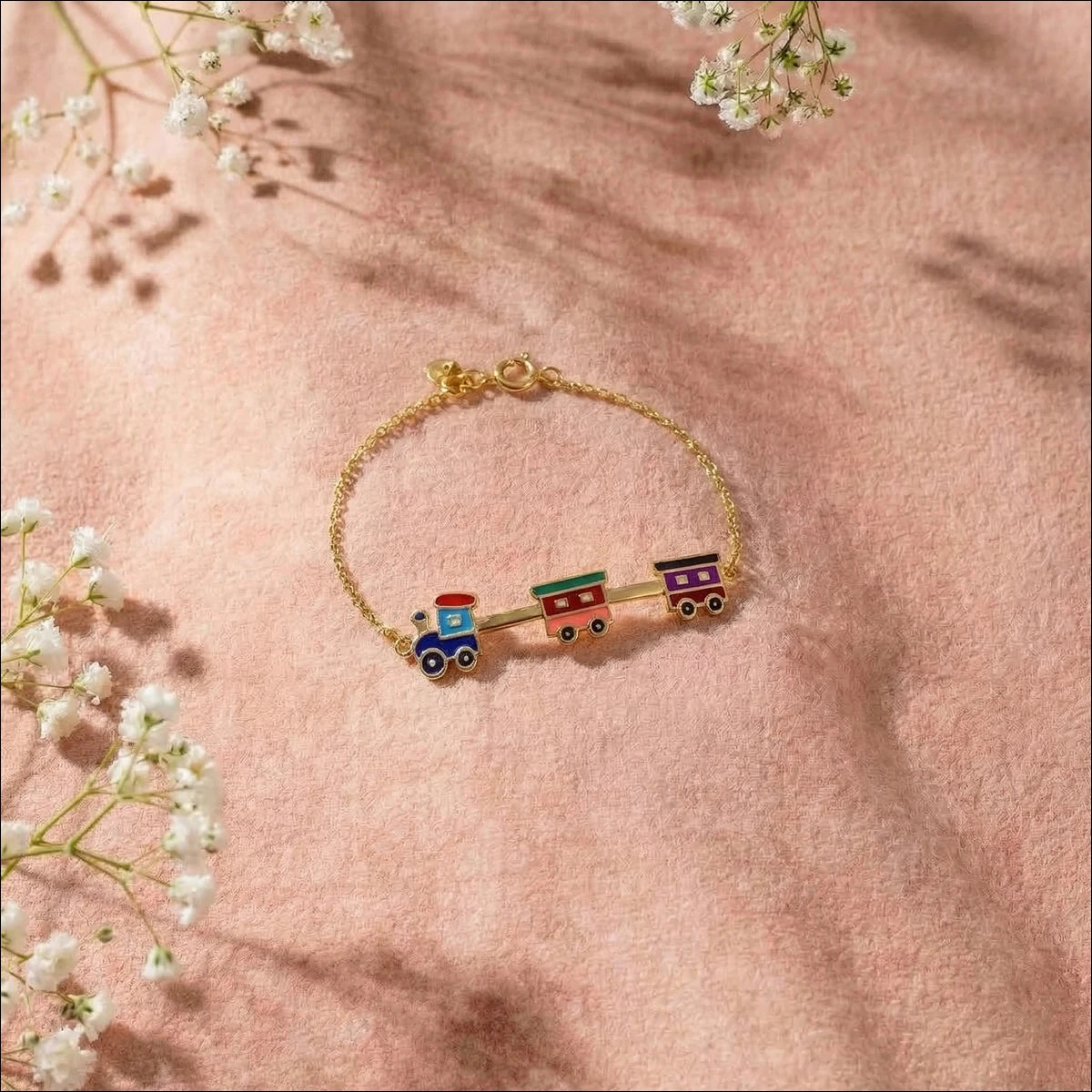 Tiny Train Adventure Bracelet | Tinyfacets | minimal tiny train adventure bracelet style