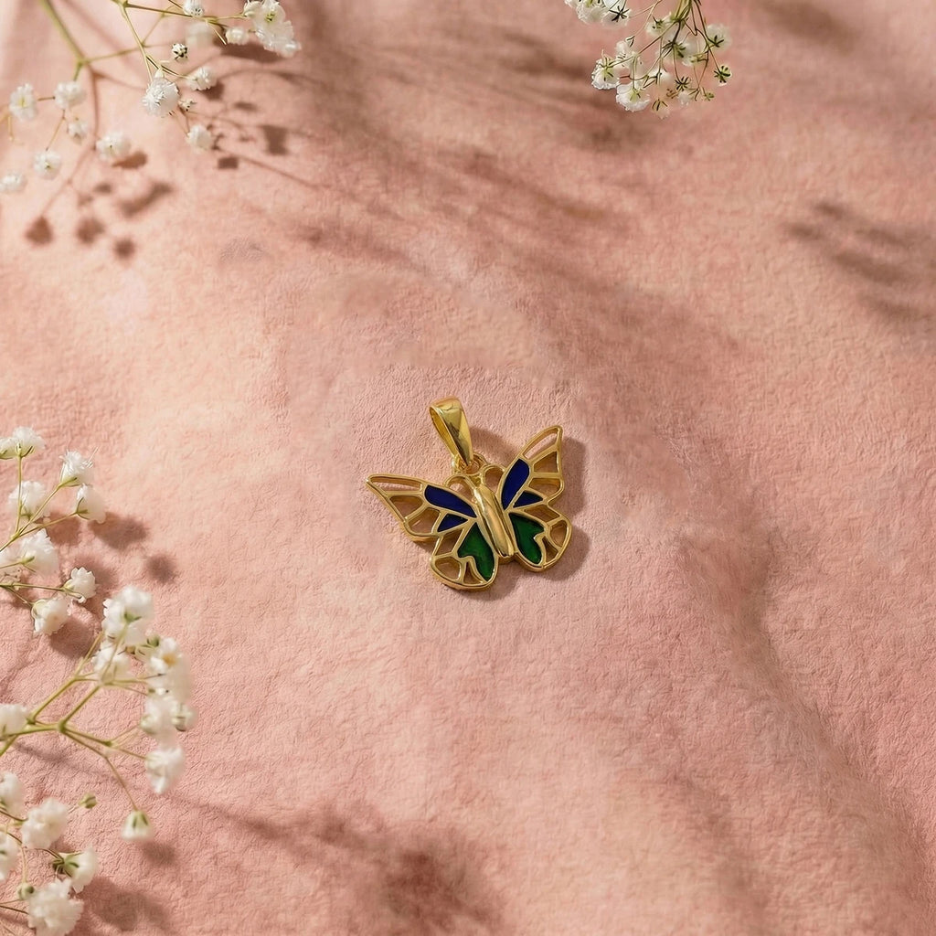 Twinkle Wings Butterfly Gold Pendant | Tinyfacets | minimal twinkle wings butterfly gold pendant style