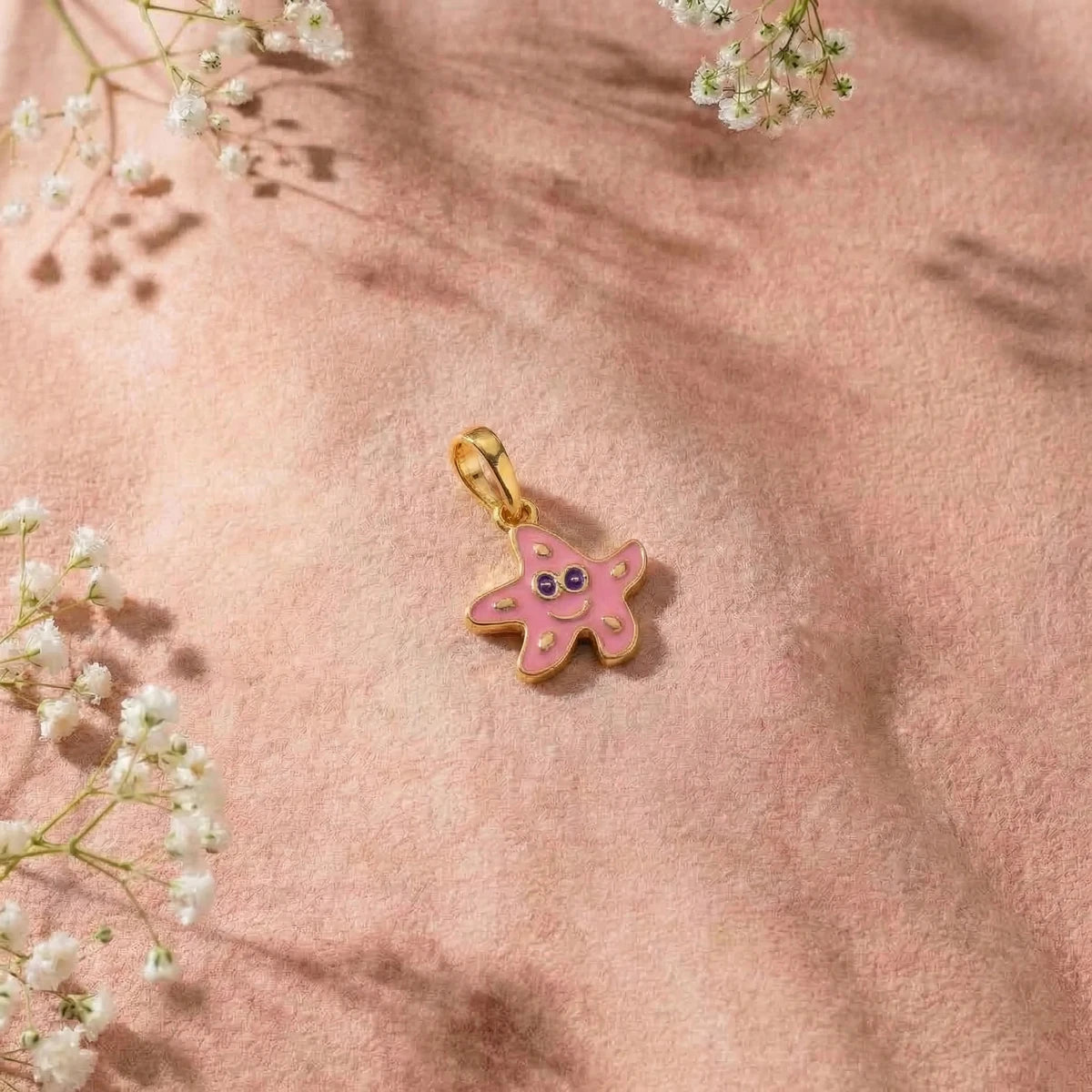 Little Ocean Friend Starfish Gold Pendant | Tinyfacets | minimal little ocean friend starfish gold pendant style