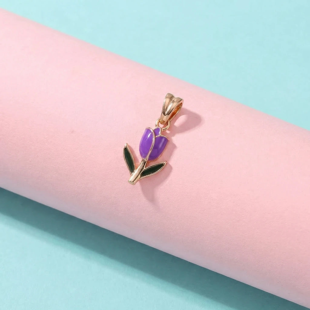 Little Tulip Bloom Gold Pendant | Tinyfacets | everyday little tulip bloom gold pendant wear