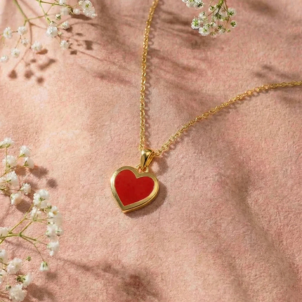 Little Love Heart Gold Pendant | Tinyfacets | minimal little love heart gold pendant style