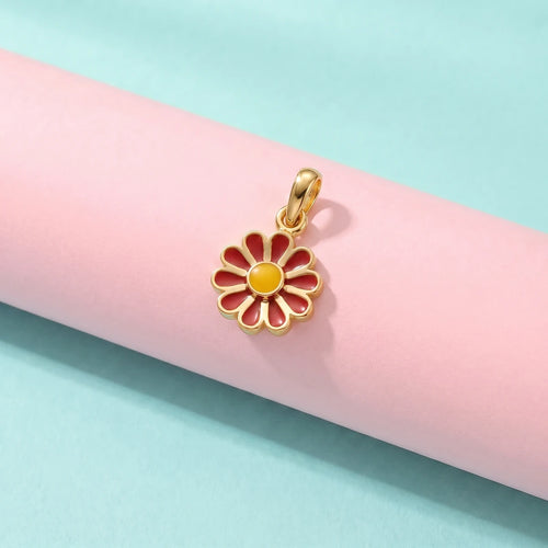 Little Bloom - Flower Kids Gold Pendant | Tinyfacets | delicate flower necklace gold