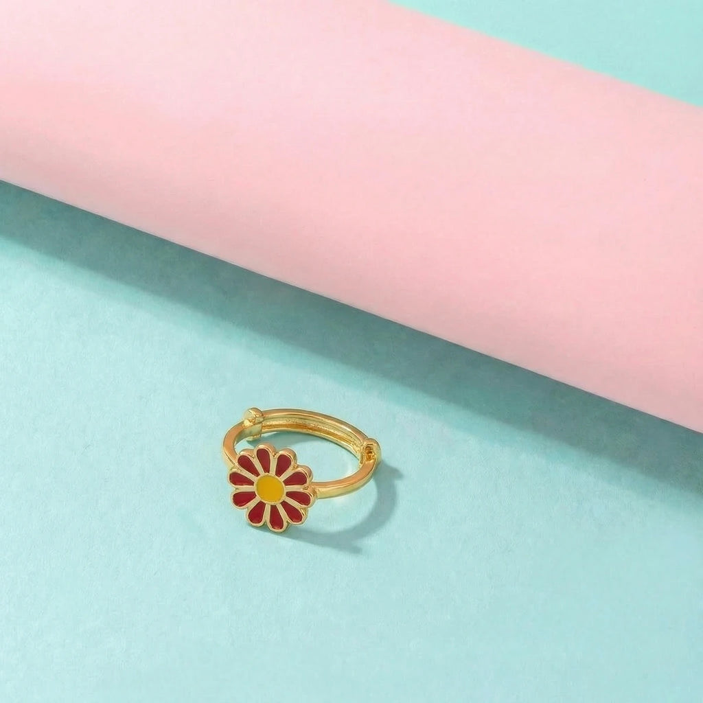 Bloomin Daisy Gold Ring | Tinyfacets | everyday bloomin daisy gold ring wear