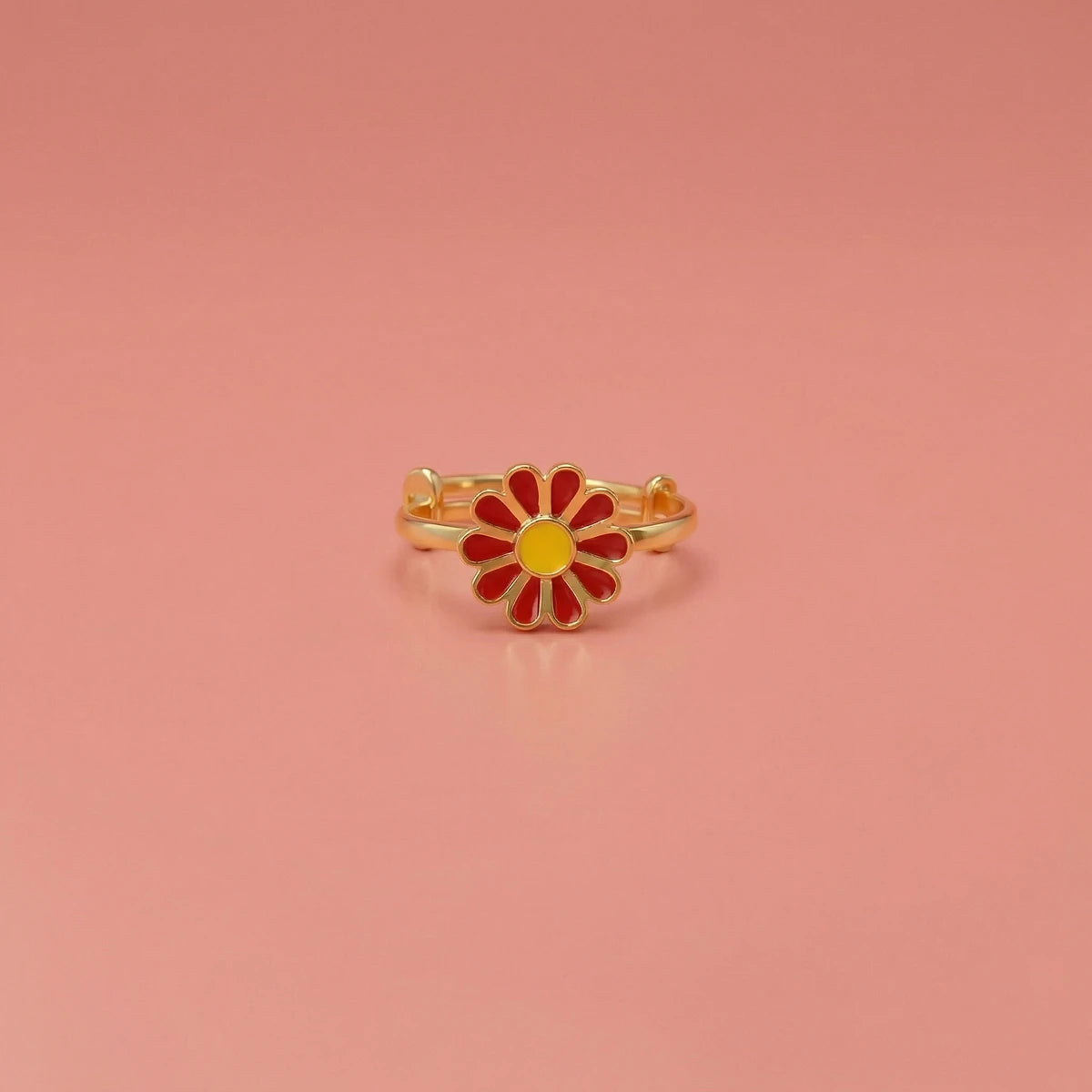 Bloomin Daisy Gold Ring | Tinyfacets | cute bloomin daisy gold ring design